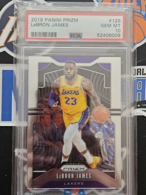 Panini LeBron James Yellow Purple Lakers Prizm Card